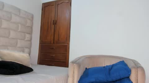    online show from October 12, 2025, 3:16 am