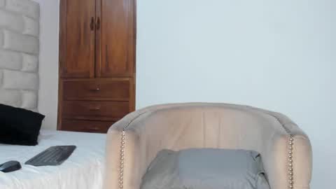    online show from October 15, 2025, 7:58 pm