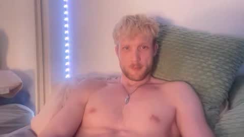 bendoverxo online show from February 18, 2026, 10:55 am