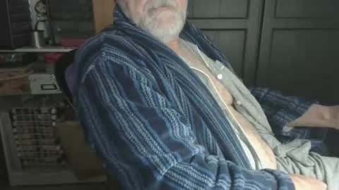 Snapshot of bendrinkin chatting on February 14, 2025, 10:17 am bendrinkin online show from February 14, 2025, 10:17 am