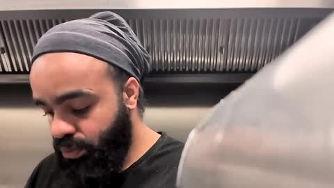 Snapshot of bengel_mozam chatting on November 21, 2025, 1:32 pm kevin online show from November 21, 2025, 1:32 pm