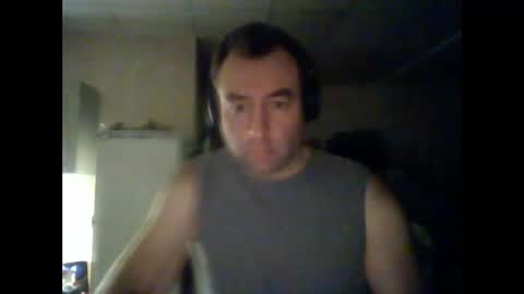 Snapshot of bengi1984 chatting on December 30, 2024, 2:20 am Robert 1984 online show from December 30, 2024, 2:20 am