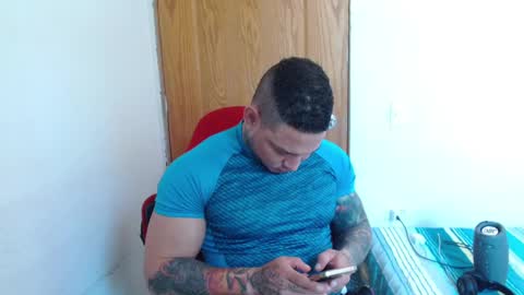 benjamin_isaac online show from September 15, 2025, 4:29 pm