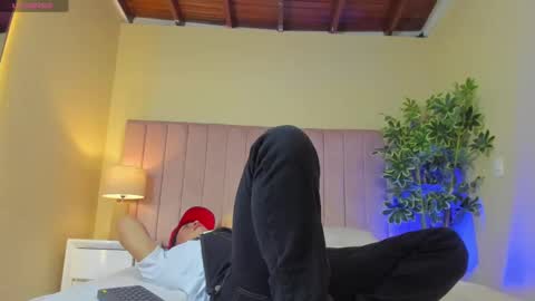 BENJAMIN online show from February 23, 2025, 1:13 am