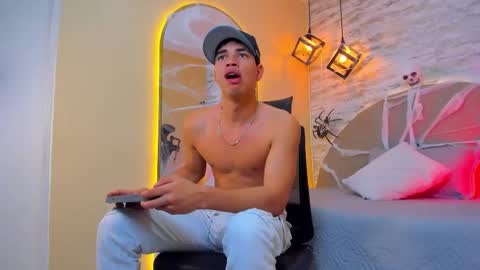 BENJAMIN online show from October 20, 2025, 3:56 pm