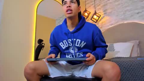 BENJAMIN online show from November 3, 2025, 5:14 pm