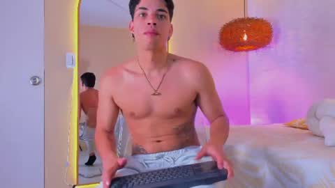 BENJAMIN online show from June 19, 2026, 5:01 am