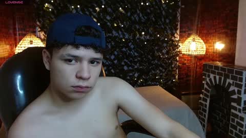 Snapshot of benjamintwink1 chatting on December 9, 2024, 10:41 pm BENJAMIN online show from December 9, 2024, 10:41 pm
