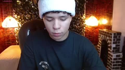 Snapshot of benjamintwink1 chatting on December 10, 2024, 7:32 pm BENJAMIN online show from December 10, 2024, 7:32 pm