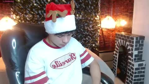 Snapshot of benjamintwink1 chatting on December 16, 2024, 8:05 pm BENJAMIN online show from December 16, 2024, 8:05 pm