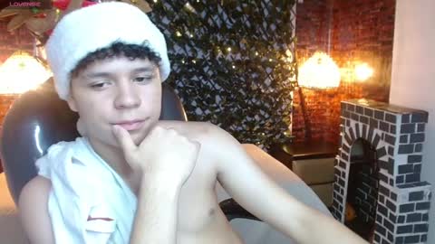 Snapshot of benjamintwink1 chatting on December 16, 2024, 11:18 pm BENJAMIN online show from December 16, 2024, 11:18 pm