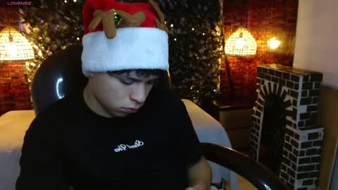 Snapshot of benjamintwink1 chatting on December 20, 2024, 8:55 pm BENJAMIN online show from December 20, 2024, 8:55 pm