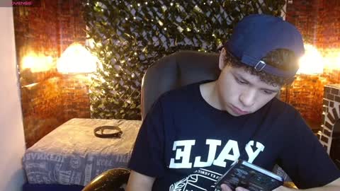 Snapshot of benjamintwink1 chatting on January 4, 2025, 10:34 pm BENJAMIN online show from January 4, 2025, 10:34 pm