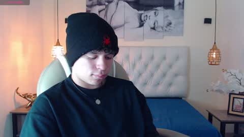 Snapshot of benjamintwink1 chatting on January 29, 2025, 8:25 pm BENJAMIN online show from January 29, 2025, 8:25 pm
