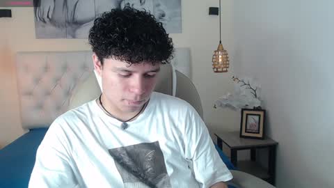 Snapshot of benjamintwink1 chatting on February 1, 2025, 7:55 pm BENJAMIN online show from February 1, 2025, 7:55 pm