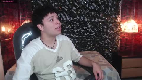 Snapshot of benjamintwink1 chatting on March 10, 2025, 8:01 pm BENJAMIN online show from March 10, 2025, 8:01 pm
