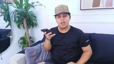 Snapshot of bennett_alejoo chatting on October 6, 2025, 6:38 pm bennett_alejoo online show from October 6, 2025, 6:38 pm