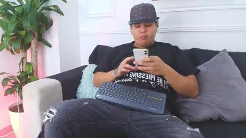 Snapshot of bennett_alejoo chatting on October 15, 2025, 6:41 pm bennett_alejoo online show from October 15, 2025, 6:41 pm