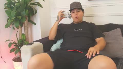 Snapshot of bennett_alejoo chatting on October 16, 2025, 7:04 pm bennett_alejoo online show from October 16, 2025, 7:04 pm