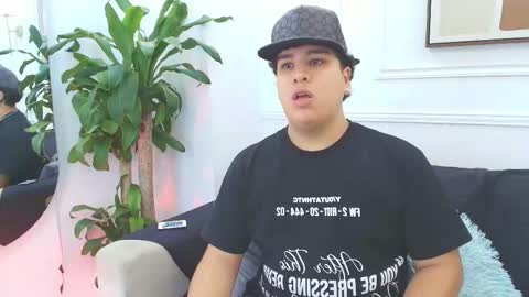 Snapshot of bennett_alejoo chatting on October 20, 2025, 9:26 pm bennett_alejoo online show from October 20, 2025, 9:26 pm