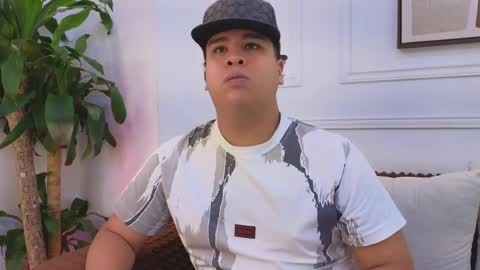 bennett_alejoo online show from April 9, 2026, 6:24 pm