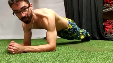 benny_boy95 online show from October 6, 2025, 2:36 pm