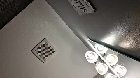 BennyC online show from October 22, 2025, 5:30 am