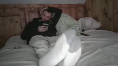 Snapshot of bennymn chatting on December 18, 2025, 8:37 pm benny and innocentvixon online show from December 18, 2025, 8:37 pm