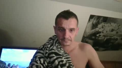 Snapshot of bennymn chatting on December 19, 2025, 8:54 am benny and innocentvixon online show from December 19, 2025, 8:54 am