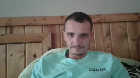 Snapshot of bennymn chatting on December 20, 2025, 4:47 pm benny and innocentvixon online show from December 20, 2025, 4:47 pm