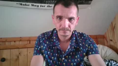 Snapshot of bennymn chatting on December 21, 2025, 5:53 pm benny and innocentvixon online show from December 21, 2025, 5:53 pm