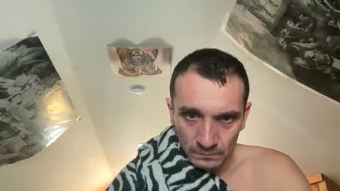 Snapshot of bennymn chatting on January 9, 2026, 4:10 pm benny and innocentvixon online show from January 9, 2026, 4:10 pm