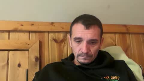 Snapshot of bennymn chatting on April 19, 2026, 4:39 pm benny and innocentvixon online show from April 19, 2026, 4:39 pm