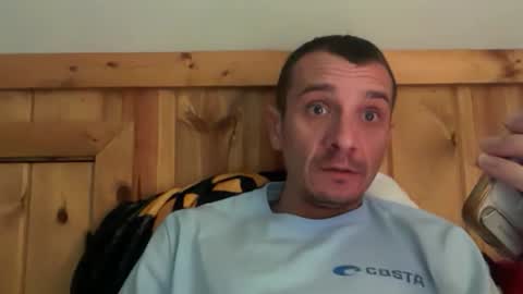Snapshot of bennymn chatting on May 8, 2026, 1:38 pm benny and innocentvixon online show from May 8, 2026, 1:38 pm