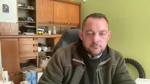 benochau online show from March 26, 2026, 1:49 pm