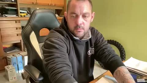 benochau online show from March 30, 2026, 2:51 pm