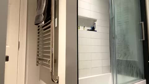 Snapshot of benz10001 chatting on November 4, 2025, 11:15 pm benz10001 online show from November 4, 2025, 11:15 pm