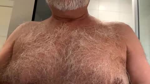 Snapshot of benz10001 chatting on November 11, 2025, 12:32 am benz10001 online show from November 11, 2025, 12:32 am