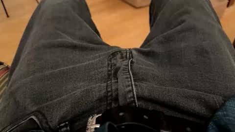 benz10001 online show from December 2, 2025, 11:34 pm