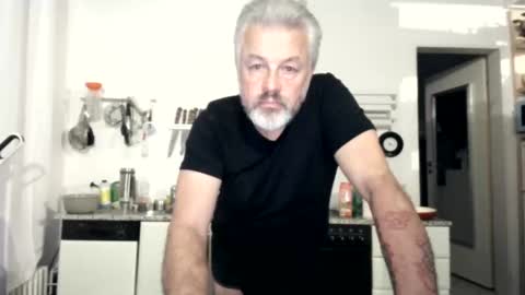 Martin online show from November 17, 2025, 10:15 pm