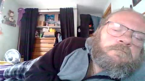 Snapshot of bergeeric1970 chatting on April 29, 2026, 3:05 pm bergeeric1970 online show from April 29, 2026, 3:05 pm