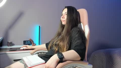 BeriesNiks online show from November 12, 2025, 7:24 pm