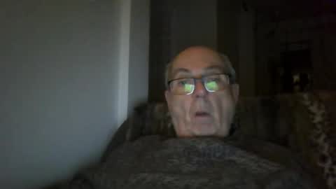 bernard1102 online show from November 16, 2025, 1:22 am