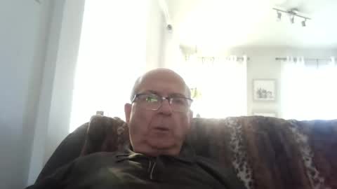 bernard1102 online show from February 9, 2026, 6:34 pm