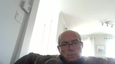 bernard1102 online show from May 6, 2026, 6:57 pm