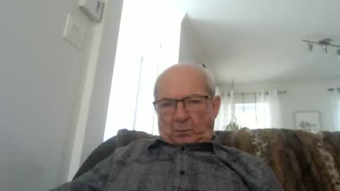 bernard1102 online show from June 17, 2026, 1:34 pm