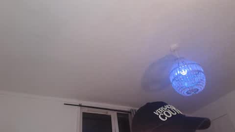 bernicowin online show from November 23, 2025, 8:52 pm