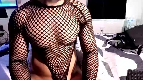 Snapshot of berriess_ chatting on October 14, 2025, 12:06 pm berriess_ online show from October 14, 2025, 12:06 pm