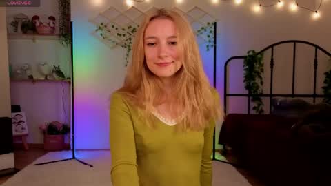 Hi Im NikaComing back online on Monday 3 online show from May 29, 2026, 5:27 am