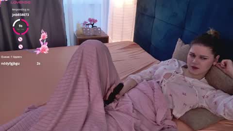 Snapshot of berrybitte chatting on April 10, 2026, 6:18 am berrybitte online show from April 10, 2026, 6:18 am